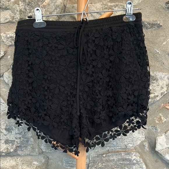 Black Lace Women's Shorts - Picture 1 of 6